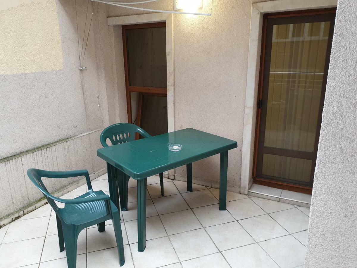 Apartment In The Center 바르나 외부 사진